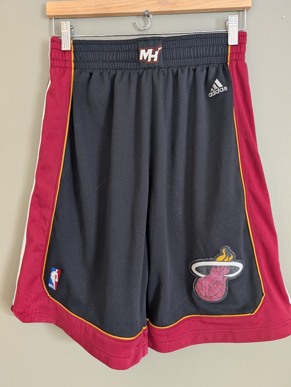Official Adidas Miami Heat Men's Basketball Shorts Size Medium
